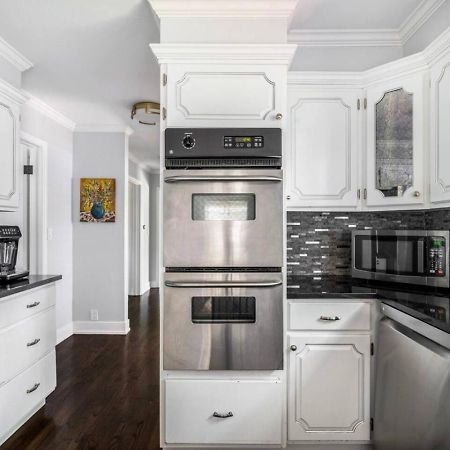 Spacious, Luxury Renovated Home With 4 Kings, Firepit Glen Ellyn Eksteriør billede
