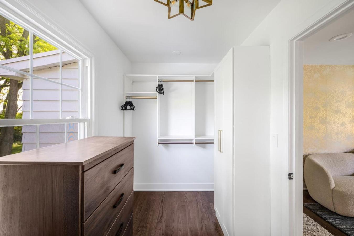 Spacious, Luxury Renovated Home With 4 Kings, Firepit Glen Ellyn Eksteriør billede