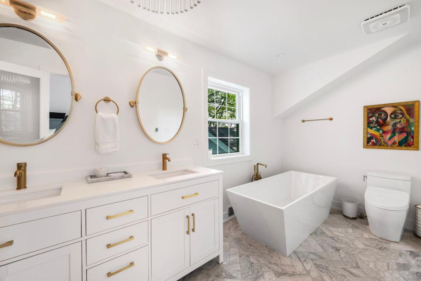 Spacious, Luxury Renovated Home With 4 Kings, Firepit Glen Ellyn Eksteriør billede