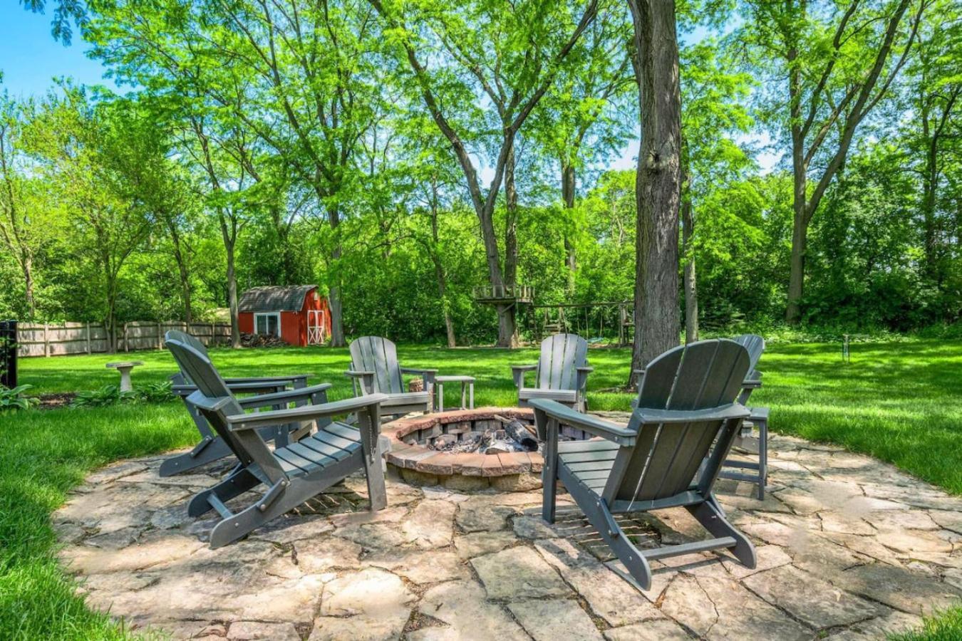 Spacious, Luxury Renovated Home With 4 Kings, Firepit Glen Ellyn Eksteriør billede